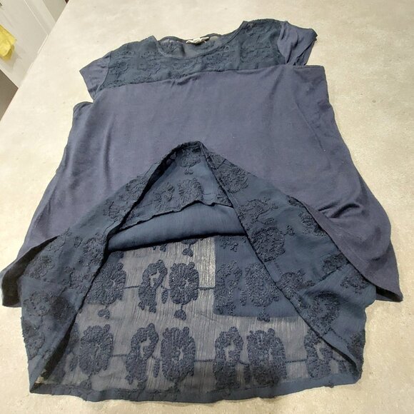 ADIVA Women's Navy Floral Stretch Cap Sleeves 2-Tier Top w/Lace Accent - Medium - Picture 2 of 9